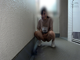 どこでもおしっこ！素人娘の大放尿33人 スロー再生でじっくり鑑賞できるマニア向け映像8　サンプル画像18